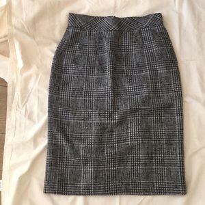 TALBOTS PETITE PENCIL WOOL SKIRT